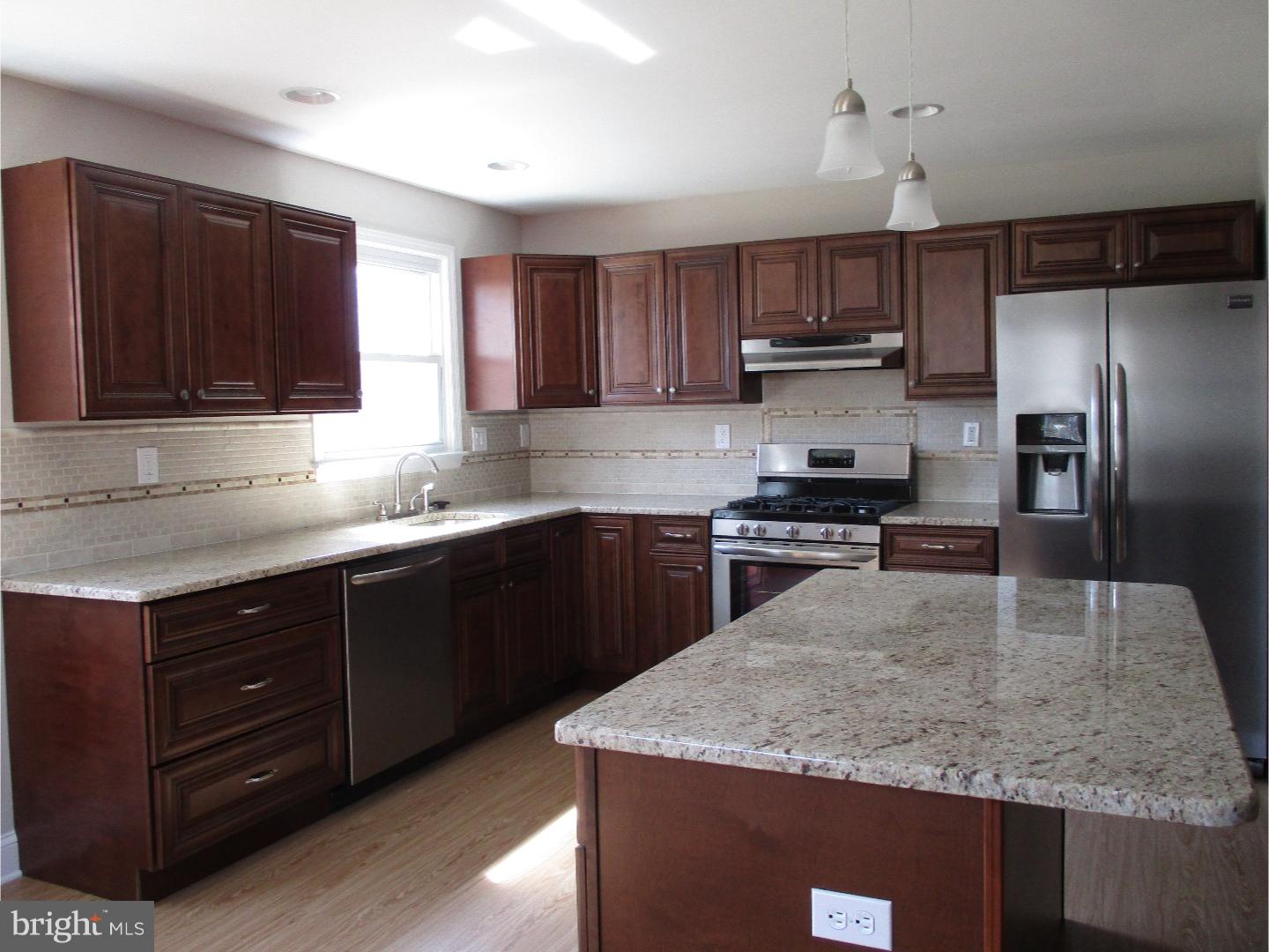207 Dale Place Lindenwold, NJ 08021 - Photo 4 of 15 Gallery Image 4