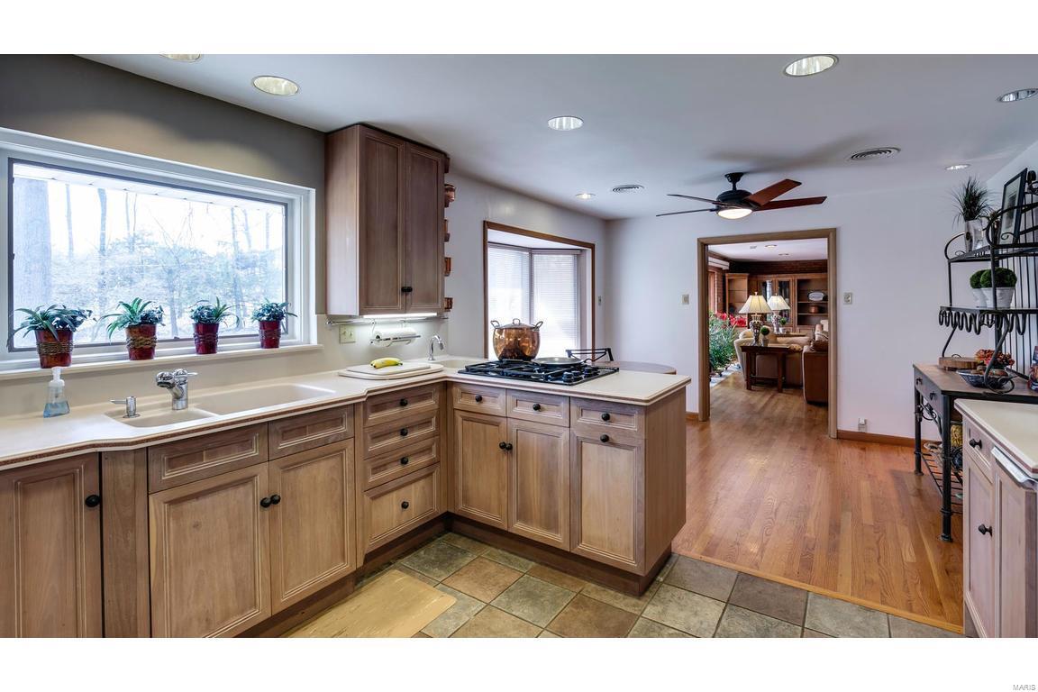 11834 Conway Road St. Louis, MO 63131 - Photo 10 of 19