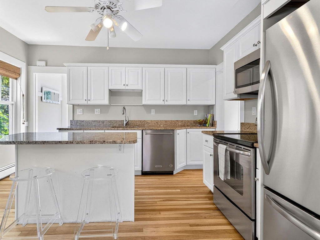 39 Twitchell Street Wellesley, MA 02482 - Photo 11 of 37