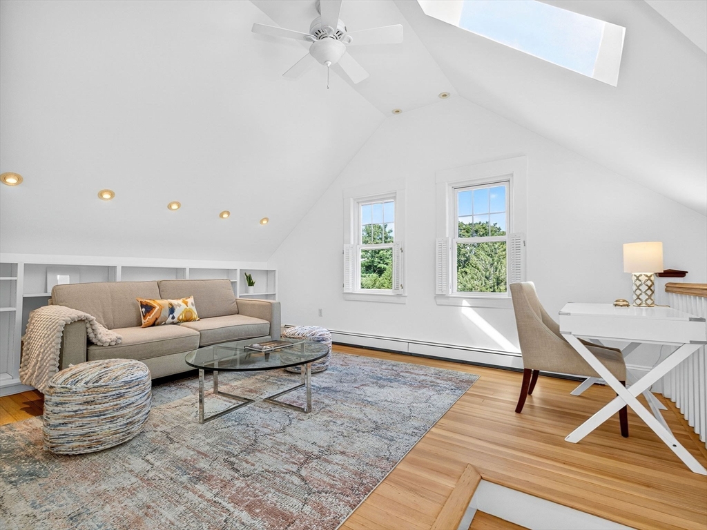 39 Twitchell Street Wellesley, MA 02482 - Photo 19 of 37