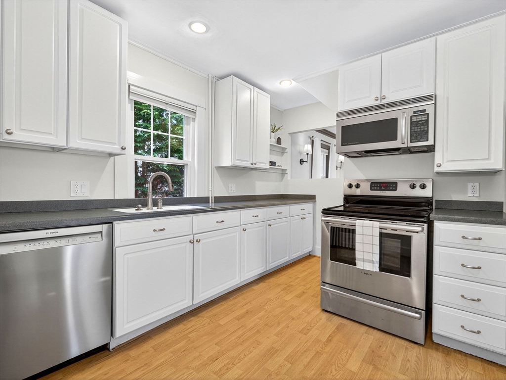 39 Twitchell Street Wellesley, MA 02482 - Photo 29 of 37