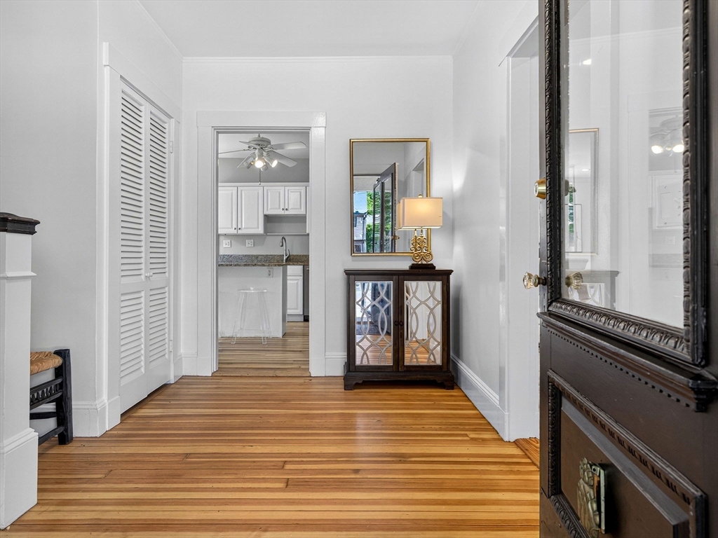 39 Twitchell Street Wellesley, MA 02482 - Photo 3 of 37