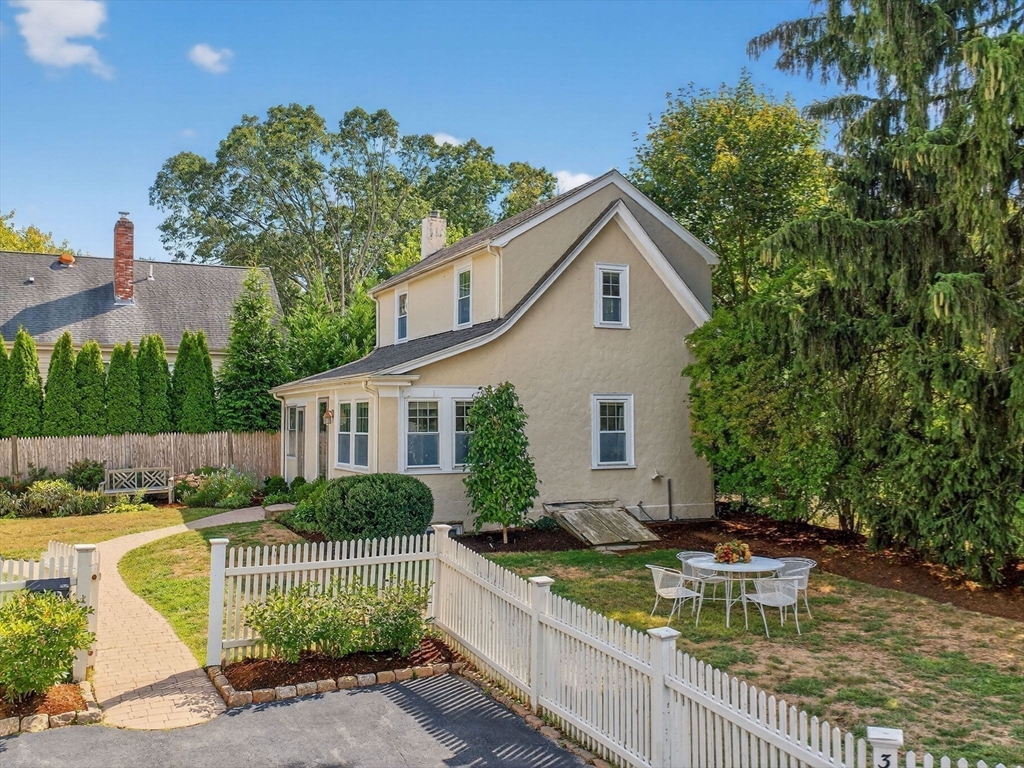 39 Twitchell Street Wellesley, MA 02482 - Photo 34 of 37