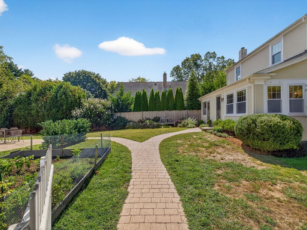 39 Twitchell Street Wellesley, MA 02482 - Photo 35 of 37