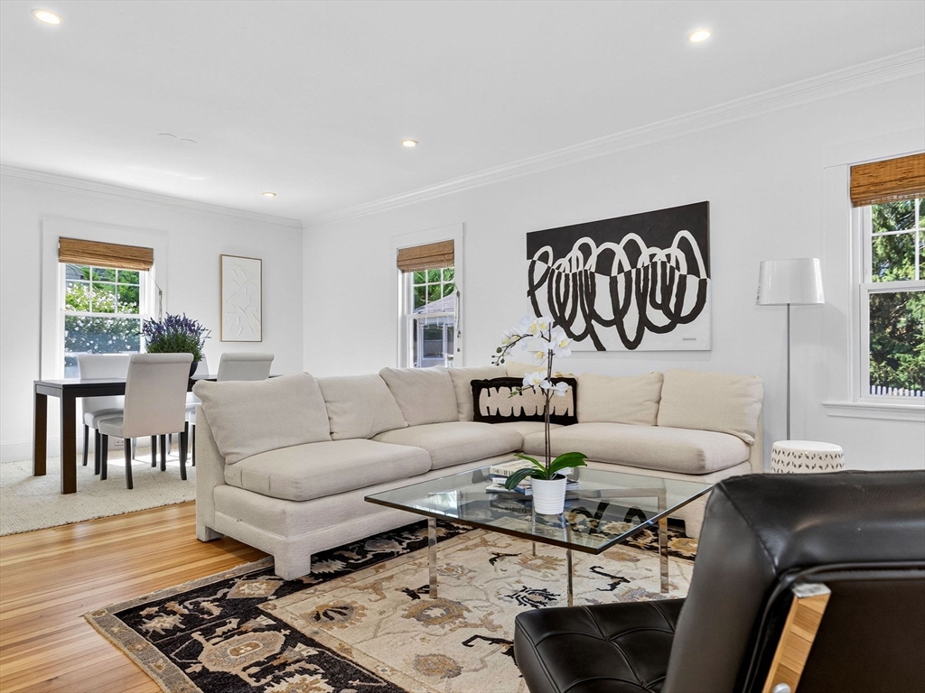 39 Twitchell Street Wellesley, MA 02482 - Photo 5 of 37