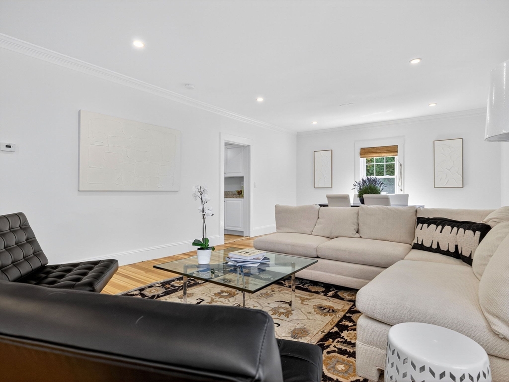 39 Twitchell Street Wellesley, MA 02482 - Photo 7 of 37