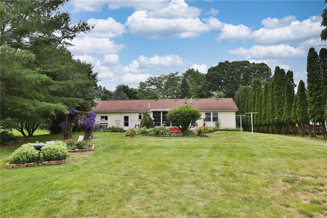 346 Palmer Road Riga, NY 14428 - Photo 8 of 46