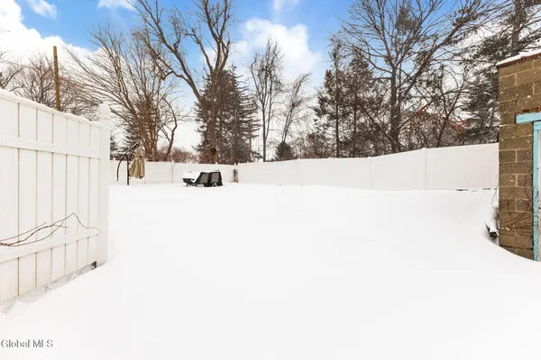 $2,000 | 106 North Pine Avenue, Albany, NY 12203
