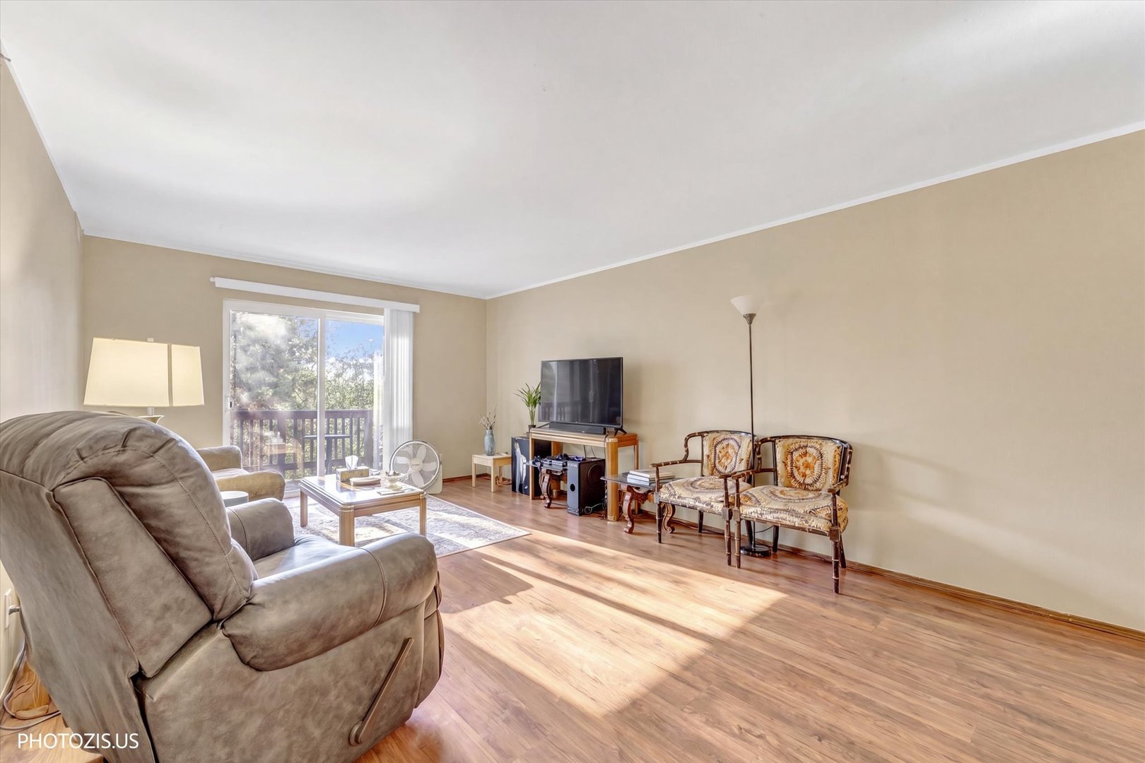 8232 Niles Center Road, Unit 311 Skokie, IL 60077 - Photo 4 of 12