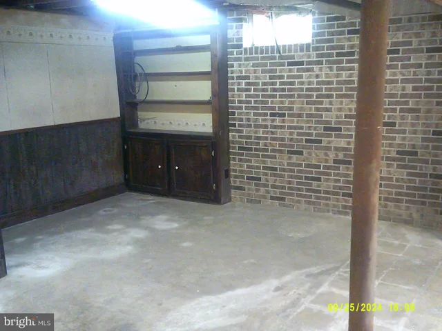 a view of room with window