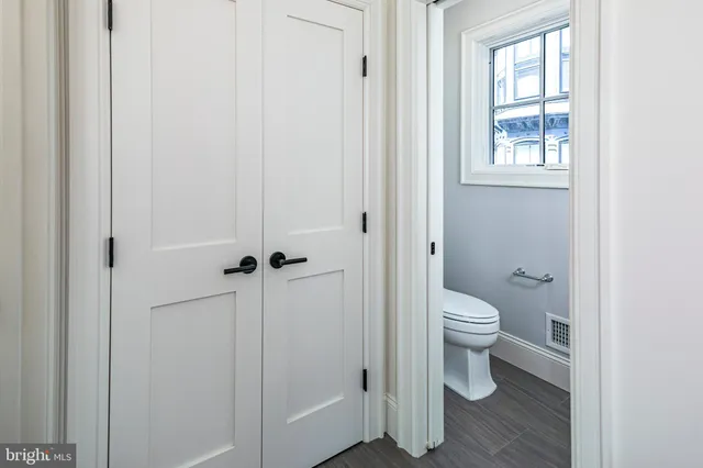 a bathroom with a toilet