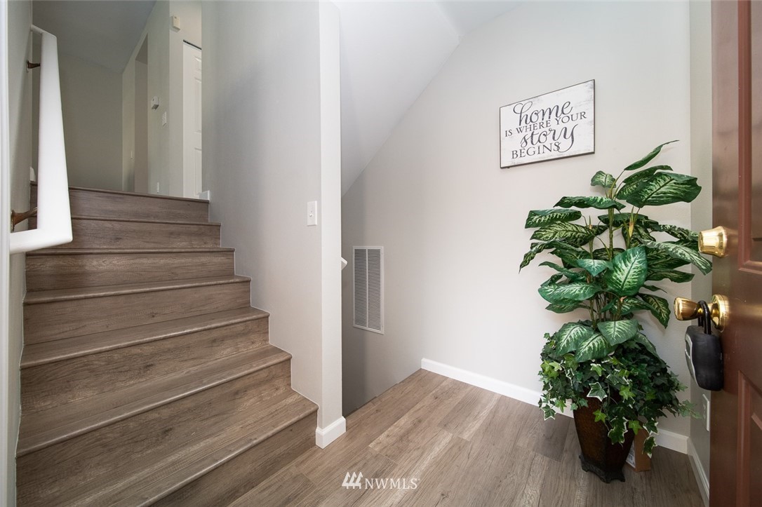 16226 119th Place Northeast Bothell, WA 98011 - Photo 4 of 35 Gallery Image 4