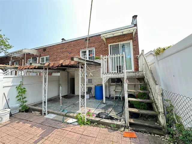 $818,000 | 47-32 207th Street | Bayside