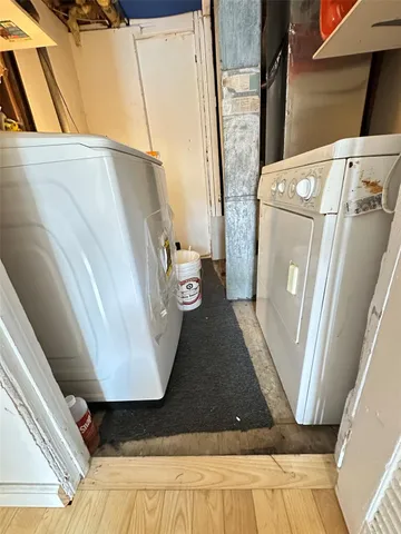 $818,000 | 47-32 207th Street | Bayside