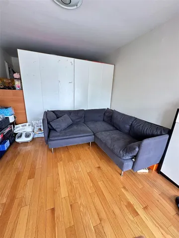 $818,000 | 47-32 207th Street | Bayside