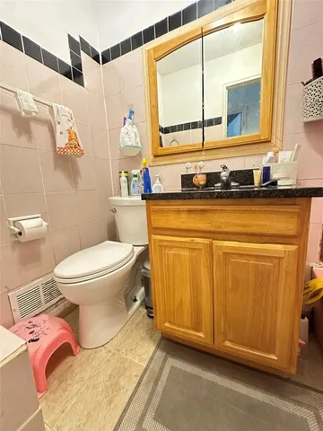 $818,000 | 47-32 207th Street | Bayside