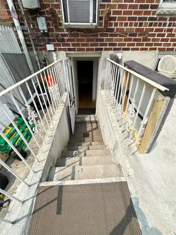 $818,000 | 47-32 207th Street | Bayside