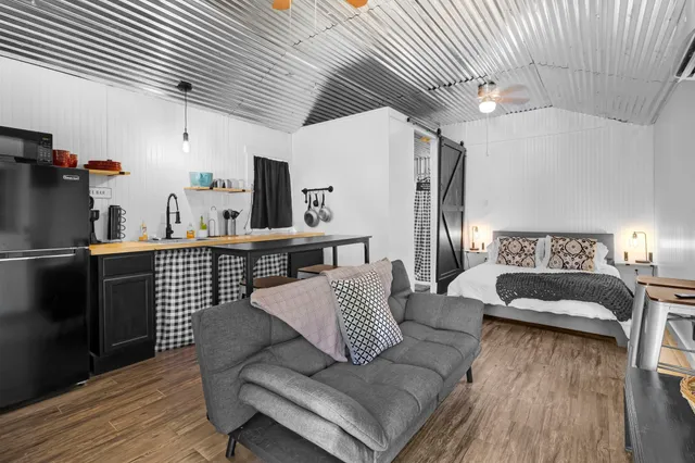 $189,900 | 129 County Road 3160, Colmesneil, TX 75938