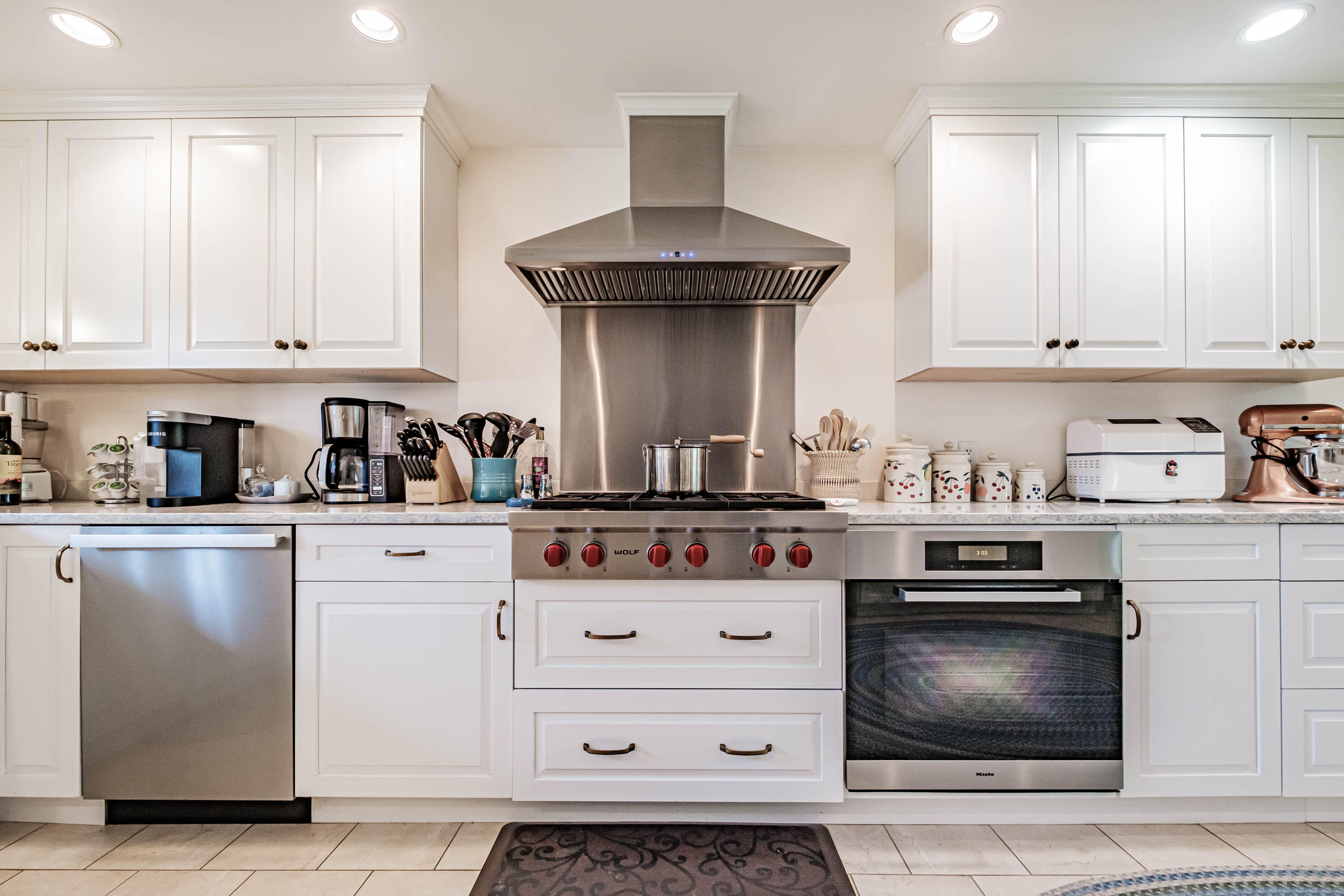 14 Sea Cove Road Cumberland Foreside, ME 04110 - Photo 9 of 92 Wolf cooktop Miele oven