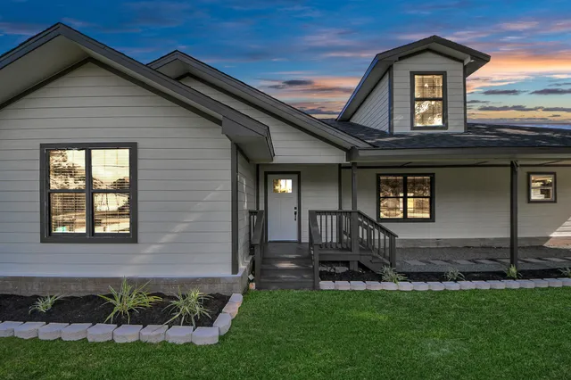 $2,495 | 2954 County Road 855, Alvin, TX 77511