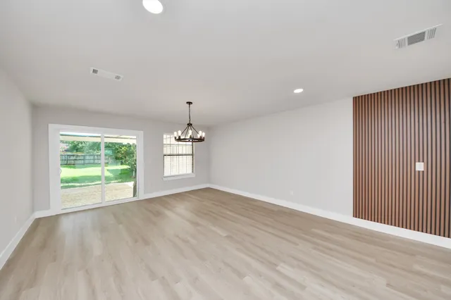 $2,395 | 2954 County Road 855, Alvin, TX 77511