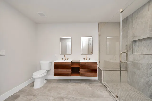 $2,395 | 2954 County Road 855, Alvin, TX 77511