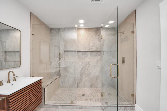 $2,395 | 2954 County Road 855, Alvin, TX 77511