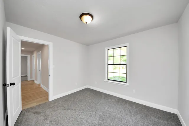 $2,395 | 2954 County Road 855, Alvin, TX 77511