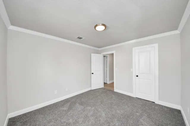 $2,395 | 2954 County Road 855, Alvin, TX 77511