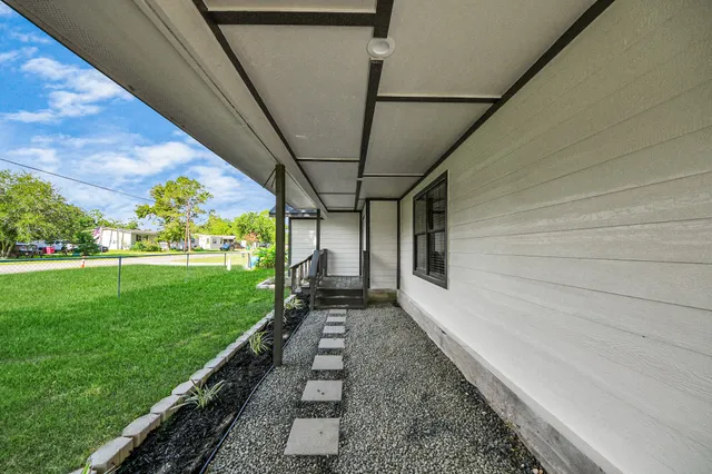 $2,395 | 2954 County Road 855, Alvin, TX 77511