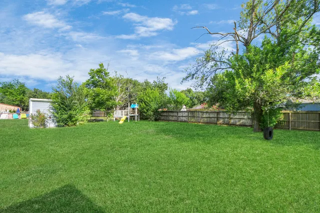 $2,395 | 2954 County Road 855, Alvin, TX 77511