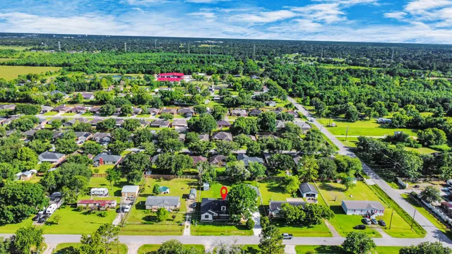 $2,395 | 2954 County Road 855, Alvin, TX 77511