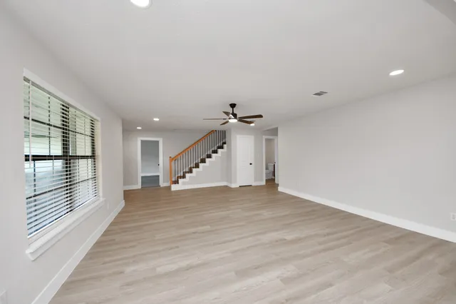 $2,395 | 2954 County Road 855, Alvin, TX 77511