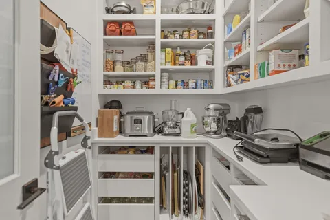 $3,800,000 | 1094 Dunlavy Road, Cat Spring, TX 78933