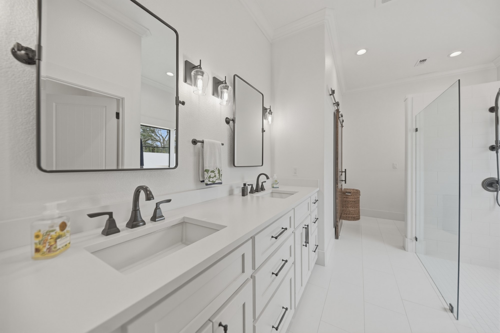 1094 Dunlavy Road Cat Spring, TX 78933 - Photo 16 of 50