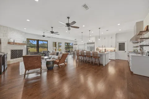 $3,800,000 | 1094 Dunlavy Road, Cat Spring, TX 78933