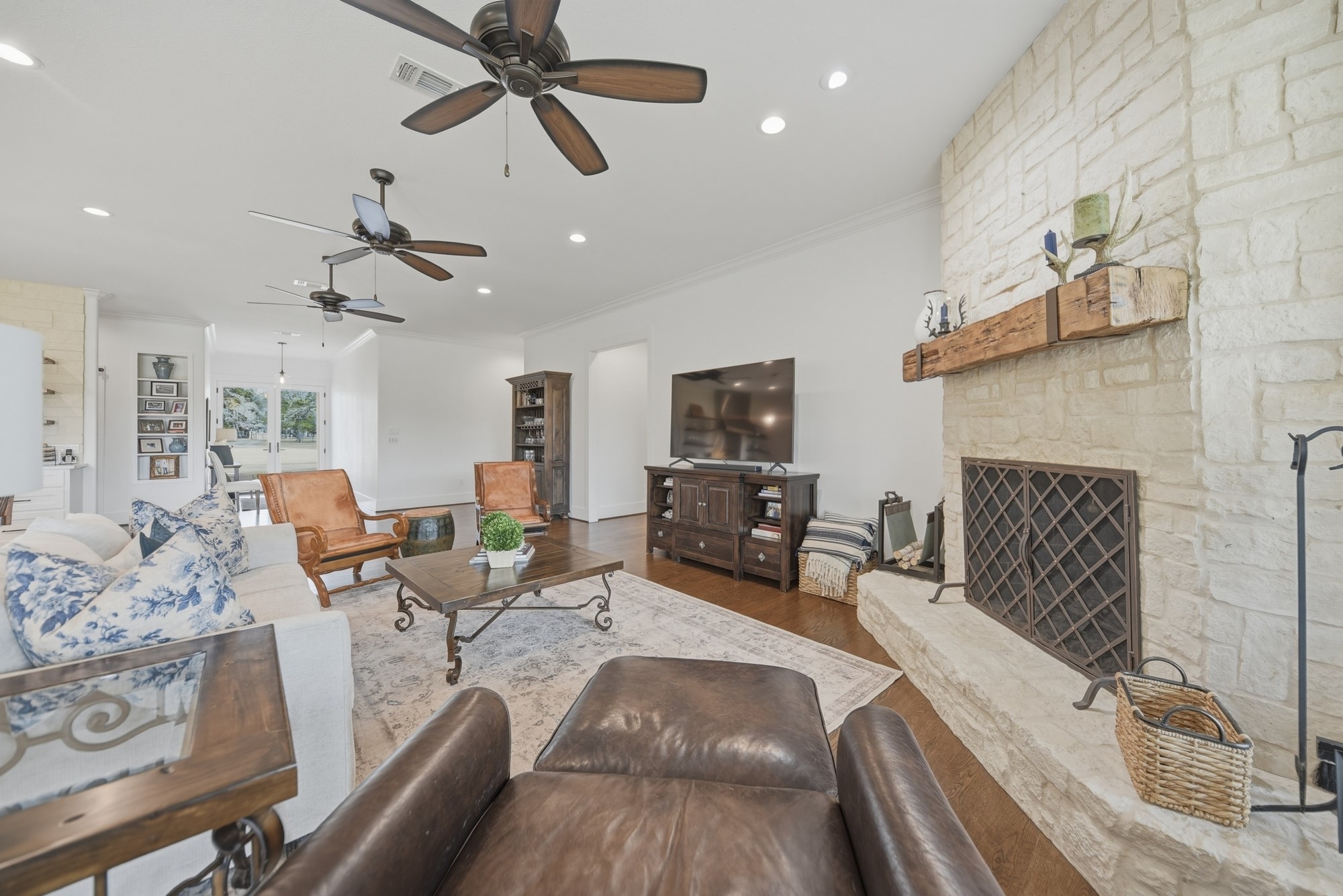 1094 Dunlavy Road Cat Spring, TX 78933 - Photo 6 of 50