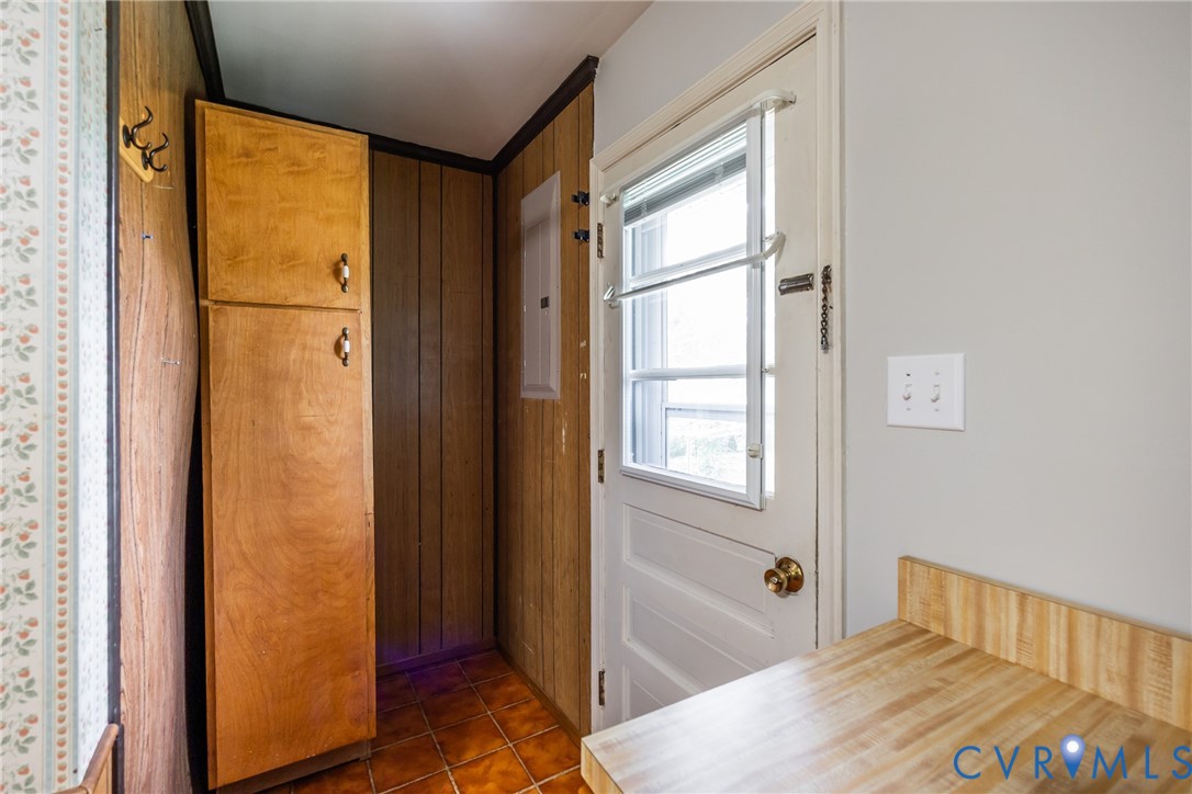 3000 Perlock Road Richmond, VA 23237 - Photo 10 of 16 Entryway featuring tile patterned flooring, wooden
