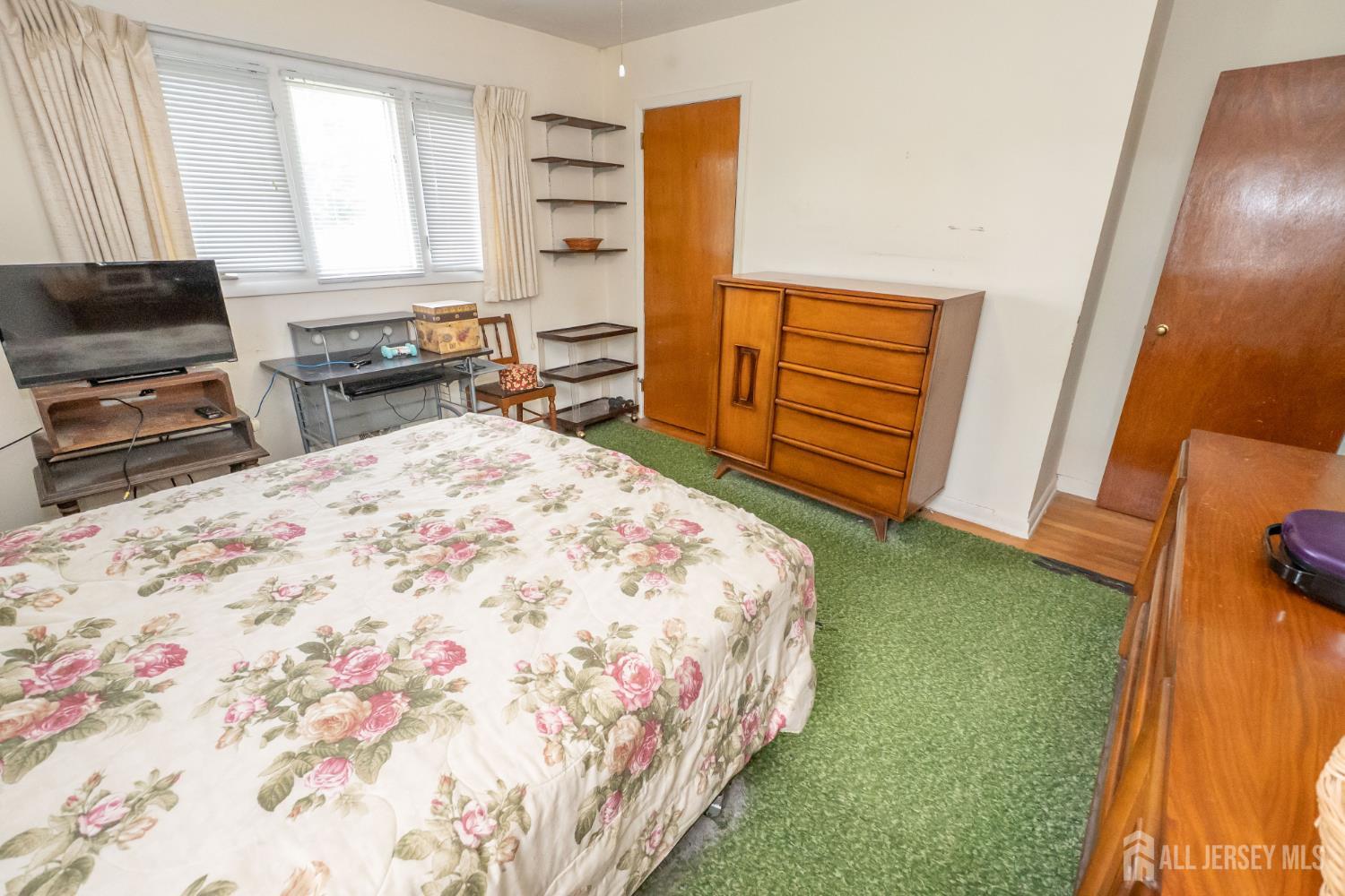 95 Jeffery Road Colonia, NJ 07067 - Photo 15 of 31
