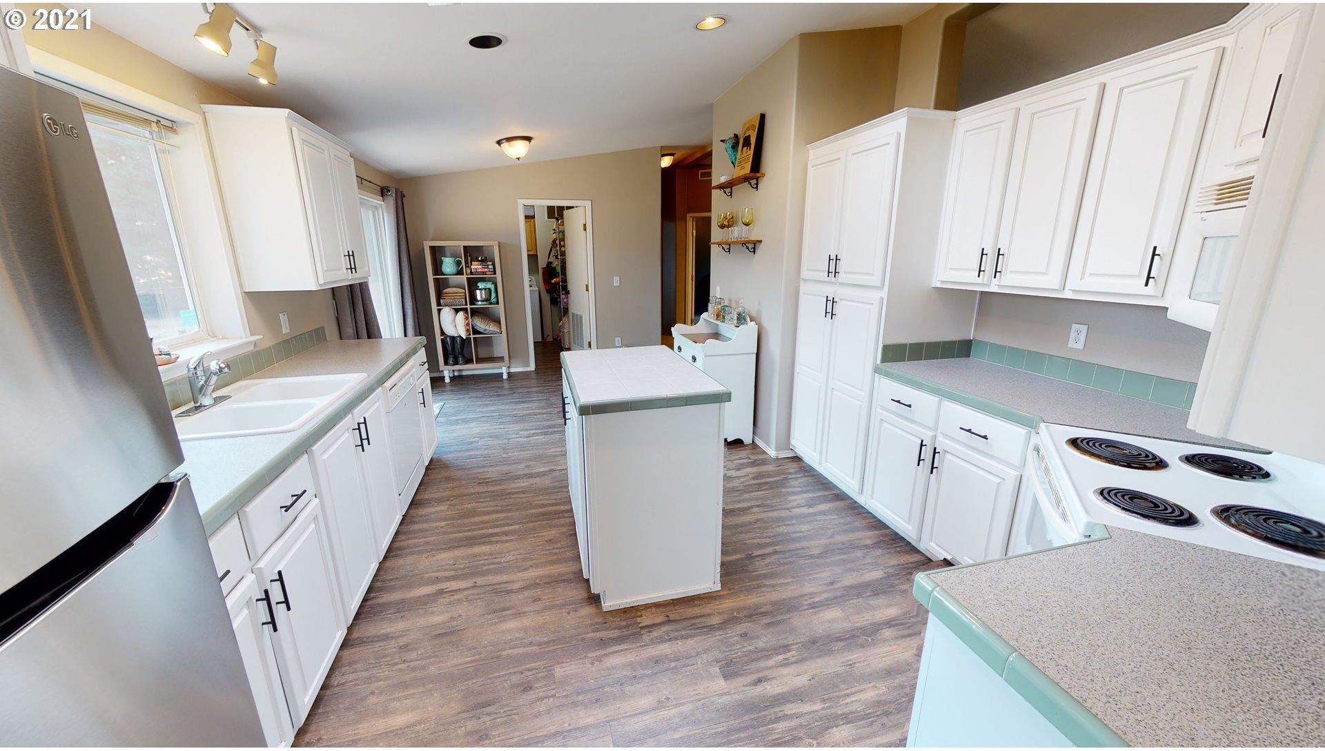162 Old Airport Road Carson, WA 98610 - Photo 14 of 32 Gallery Image 14
