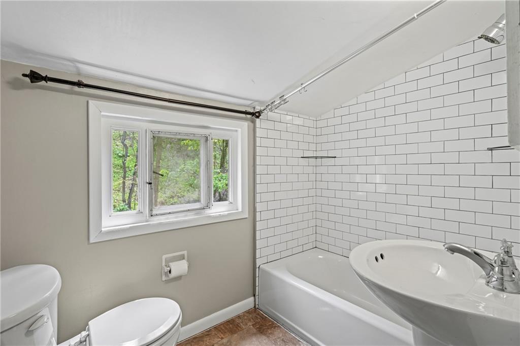 311 Redgate Road Sewickley, PA 15143 - Photo 15 of 22 SECOND FLOOR BATHROOM