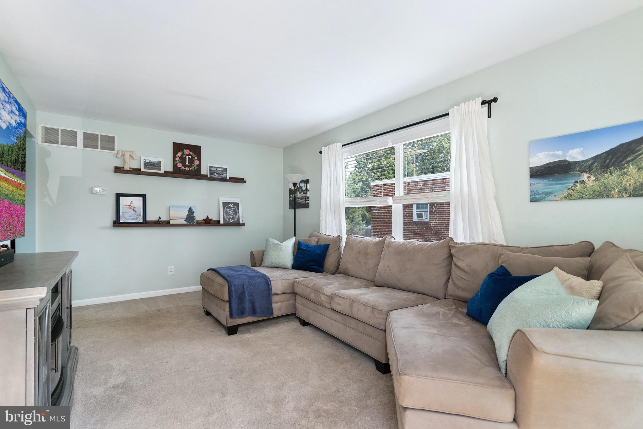 109 Maple Road Wallingford, PA 19086 - Photo 3 of 29