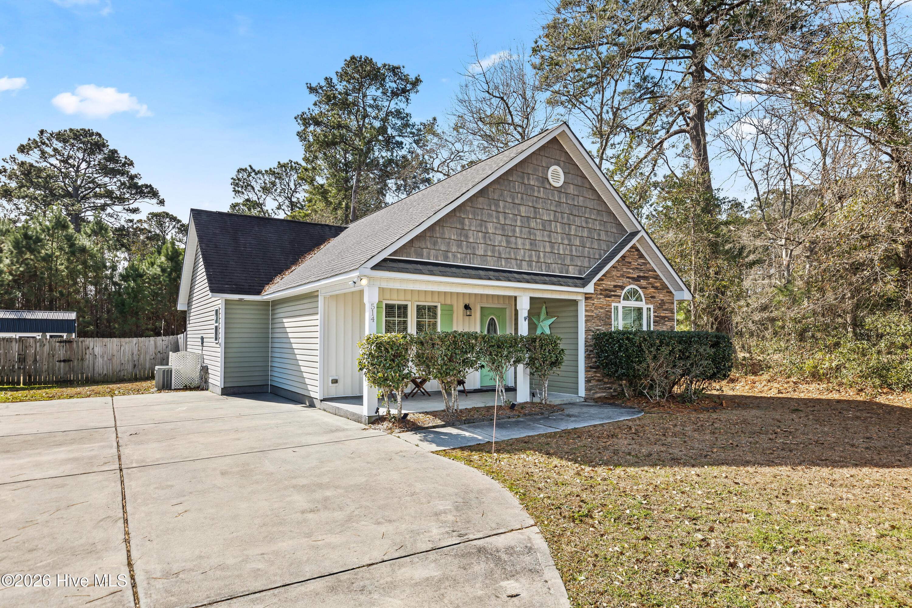 514 Old Folkstone Road Holly Ridge, NC 28445 - Photo 2 of 25 2