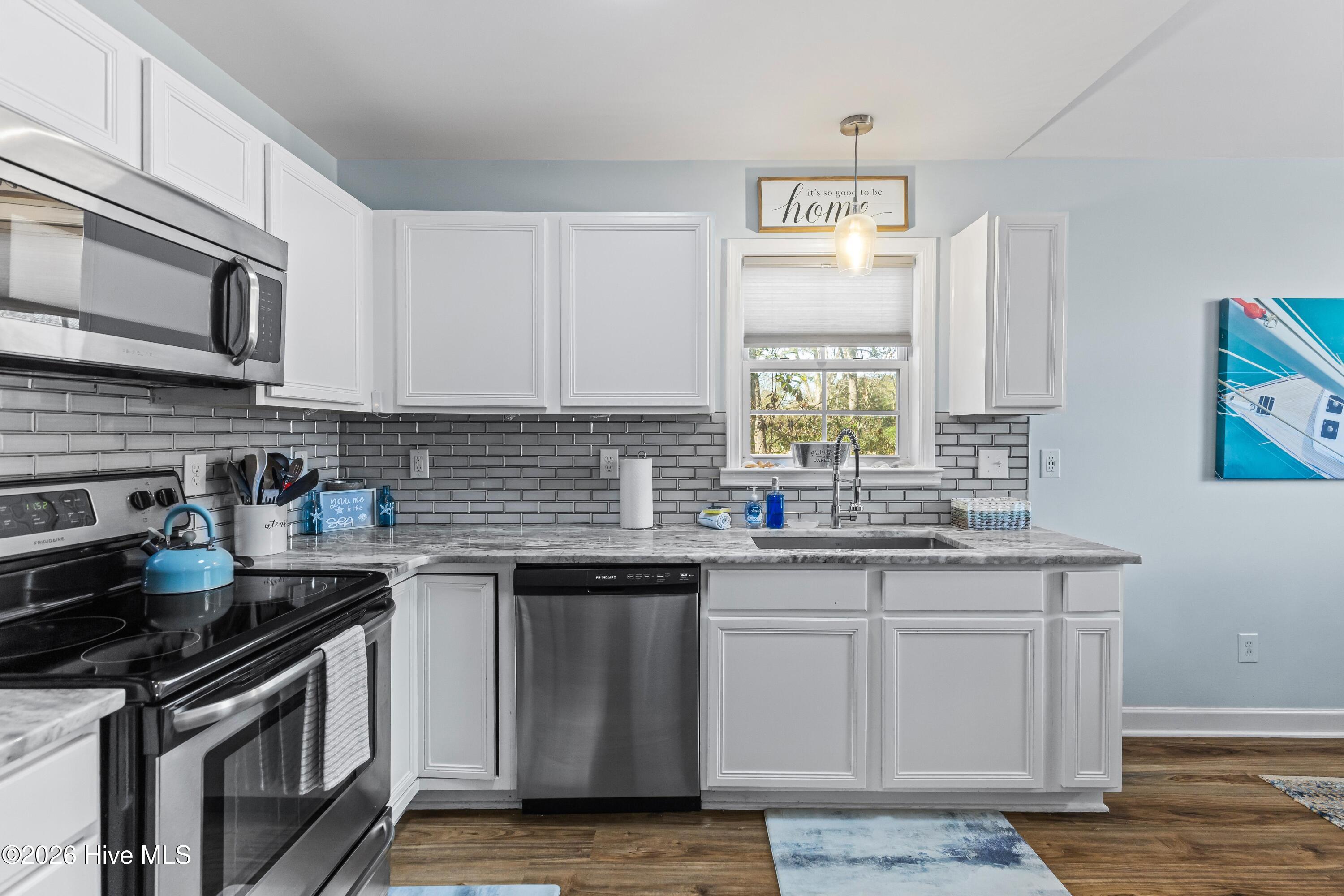 514 Old Folkstone Road Holly Ridge, NC 28445 - Photo 5 of 25 8