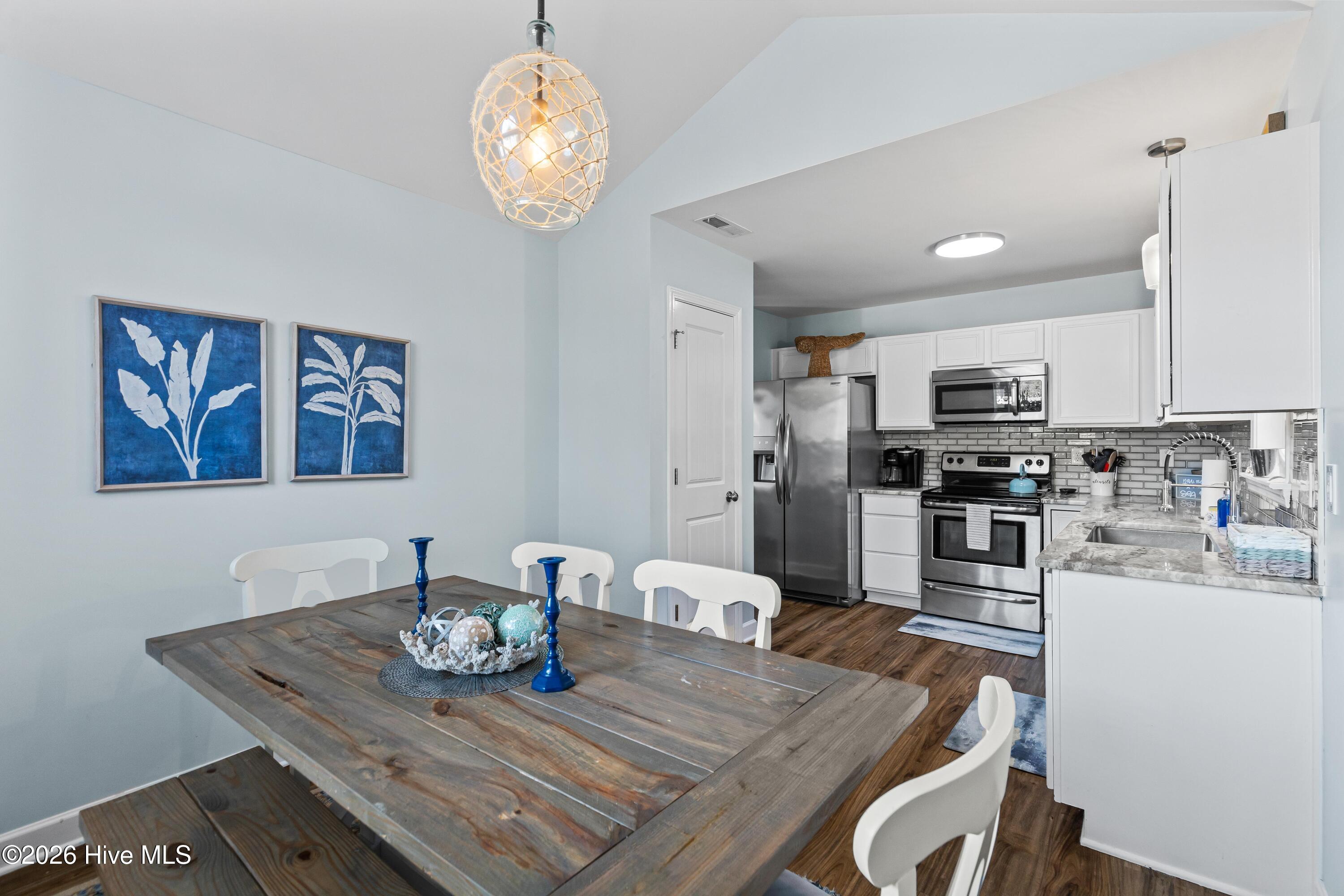 514 Old Folkstone Road Holly Ridge, NC 28445 - Photo 8 of 25 11