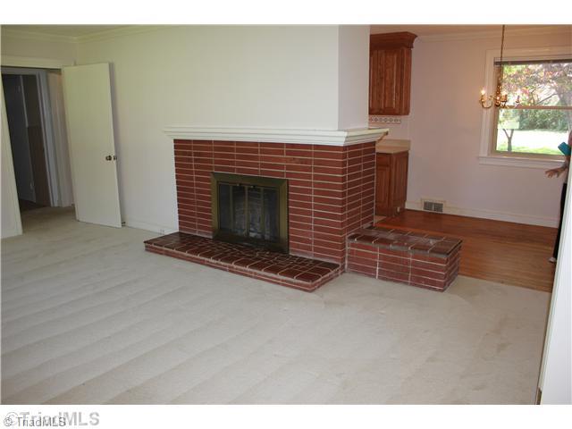 176 Mocks Church Road Advance, NC 27006 - Photo 11 of 19 Living Room.