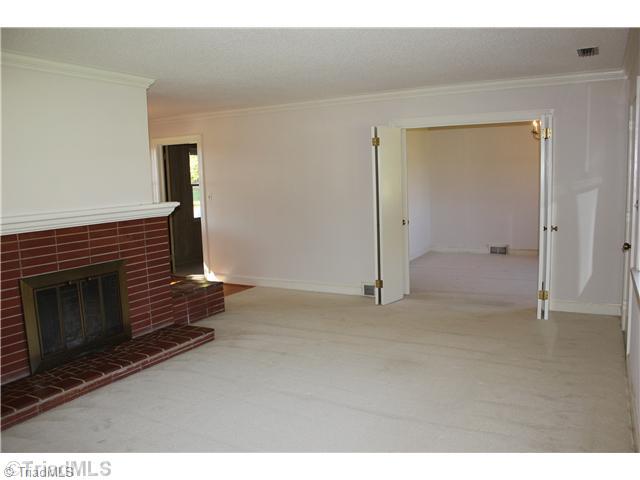 176 Mocks Church Road Advance, NC 27006 - Photo 13 of 19 Living Room.