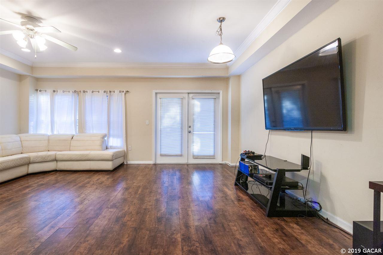 542 Northwest 39th Road, Unit 404 Gainesville, FL 32607 - Photo 2 of 20