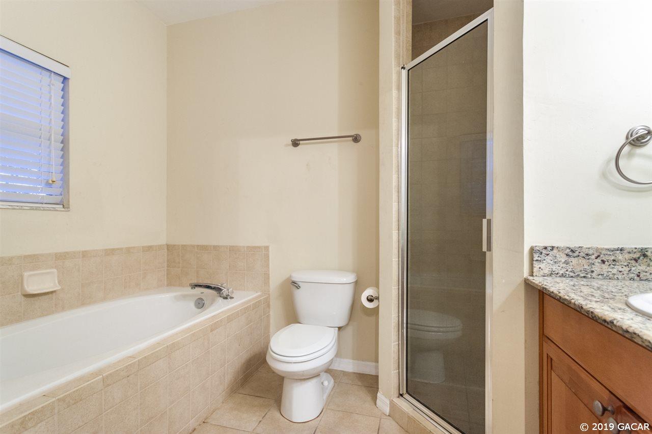 542 Northwest 39th Road, Unit 404 Gainesville, FL 32607 - Photo 14 of 20