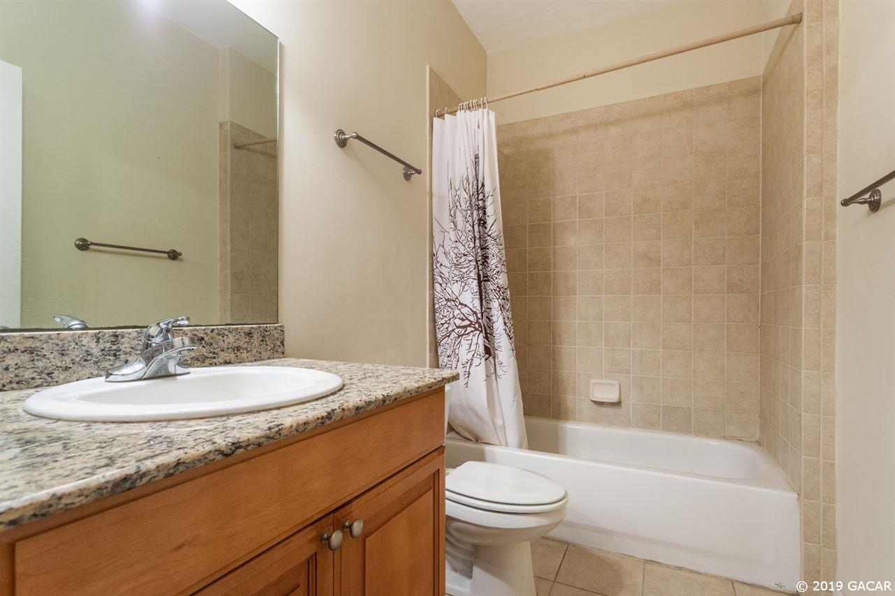 542 Northwest 39th Road, Unit 404 Gainesville, FL 32607 - Photo 18 of 20